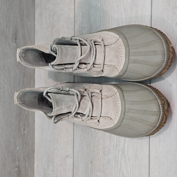 Sorel Taupe Out'N About Plus SoftAnkle Duck Rubber Leather Boots Shoes Sz 8.5 - Picture 4 of 13